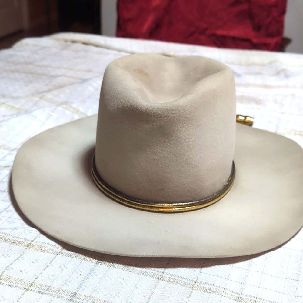 Authentic John Wayne collection felt hat